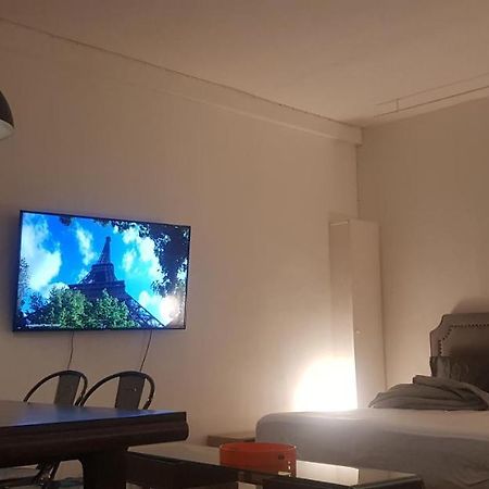 Charming Loft - Tour Eiffel/ Rue Cler Apart otel Paris Dış mekan fotoğraf