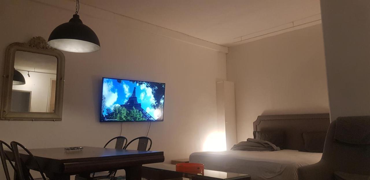 Charming Loft - Tour Eiffel/ Rue Cler Apart otel Paris Dış mekan fotoğraf